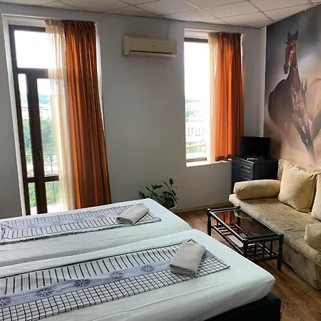 Stambolov Hotel 2*